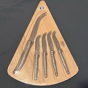 5 Laguiole cheese knives with a wooden board